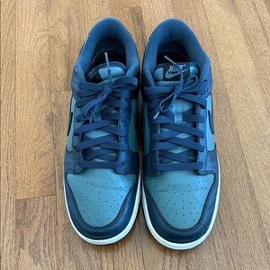 Nike Men's Dark Blue Sneakers